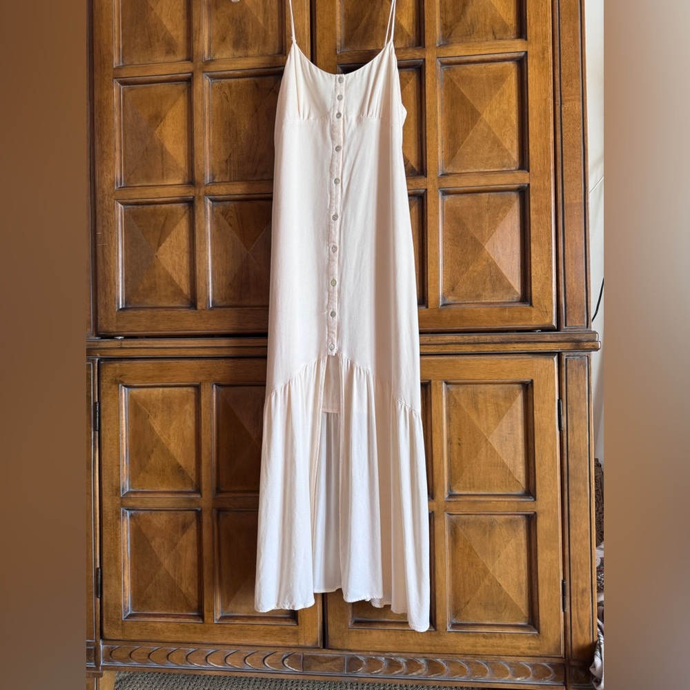 Elegant Cream Sleeveless Dress